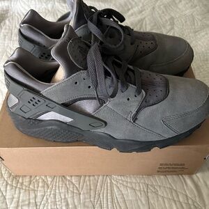 Nike Huarache Gray